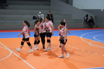 Foto - PREMIAÇÃO DO CAMPEONATO MUNICIPAL DE VÔLEI FEMININO