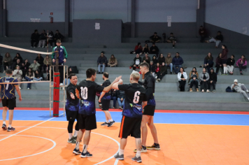 Foto - PREMIAÇÃO DO CAMPEONATO MUNICIPAL DE VÔLEI MASCULINO