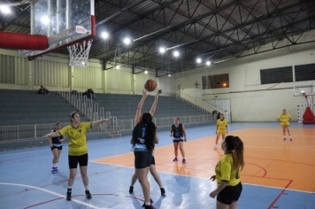 Foto - CAMPEONATO MUNICIPAL DE BASQUETE FEMININO
