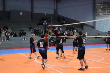 Foto - PREMIAÇÃO DO CAMPEONATO MUNICIPAL DE VÔLEI MASCULINO