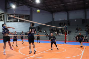 Foto - PREMIAÇÃO DO CAMPEONATO MUNICIPAL DE VÔLEI MASCULINO