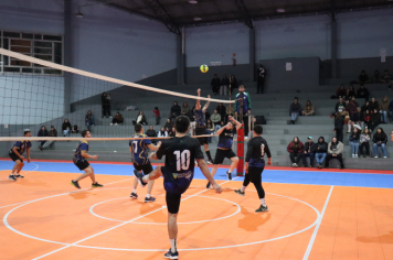 Foto - PREMIAÇÃO DO CAMPEONATO MUNICIPAL DE VÔLEI MASCULINO