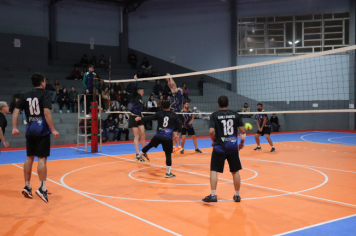 Foto - PREMIAÇÃO DO CAMPEONATO MUNICIPAL DE VÔLEI MASCULINO