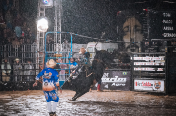 Foto - 4º PIRAÍ RODEO FEST - LEONARDO