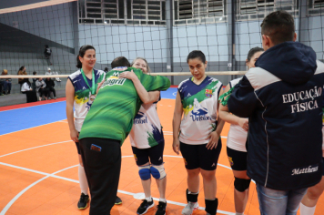 Foto - PREMIAÇÃO DO CAMPEONATO MUNICIPAL DE VÔLEI FEMININO