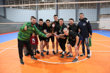 Foto - PREMIAÇÃO DO CAMPEONATO MUNICIPAL DE VÔLEI MASCULINO