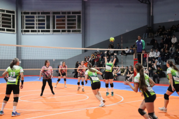 Foto - CAMPEONATO MUNICIPAL DE VÔLEI FEMININO 