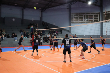 Foto - PREMIAÇÃO DO CAMPEONATO MUNICIPAL DE VÔLEI MASCULINO