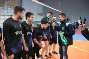 Foto - PREMIAÇÃO DO CAMPEONATO MUNICIPAL DE VÔLEI MASCULINO