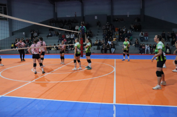 Foto - CAMPEONATO MUNICIPAL DE VÔLEI FEMININO 