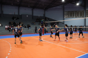Foto - PREMIAÇÃO DO CAMPEONATO MUNICIPAL DE VÔLEI MASCULINO