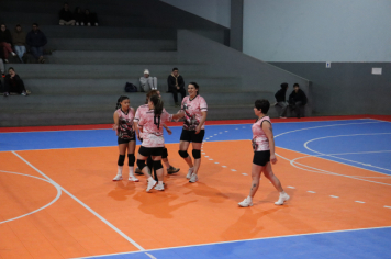 Foto - PREMIAÇÃO DO CAMPEONATO MUNICIPAL DE VÔLEI FEMININO