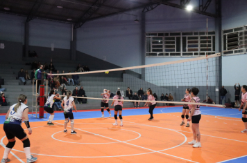 Foto - PREMIAÇÃO DO CAMPEONATO MUNICIPAL DE VÔLEI FEMININO