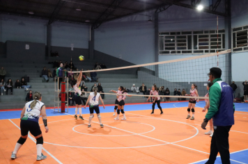 Foto - PREMIAÇÃO DO CAMPEONATO MUNICIPAL DE VÔLEI FEMININO