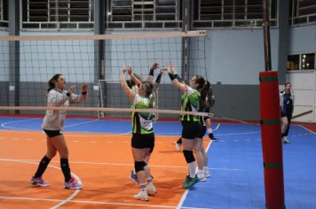 Foto - CAMPEONATO MUNICIPAL DE VÔLEI FEMININO 
