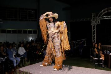 Foto - Concurso elege Rainha, 1ª e 2ª Princesas do II Piraí Rodeo Fest