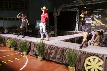 Foto - Concurso elege Rainha, 1ª e 2ª Princesas do II Piraí Rodeo Fest