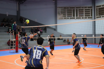 Foto - PREMIAÇÃO DO CAMPEONATO MUNICIPAL DE VÔLEI MASCULINO