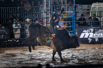 Foto - 4º PIRAÍ RODEO FEST - LEONARDO