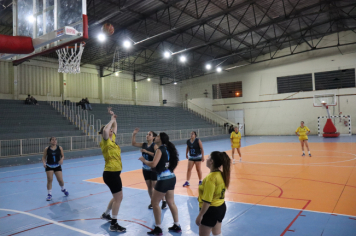 Foto - CAMPEONATO MUNICIPAL DE BASQUETE FEMININO