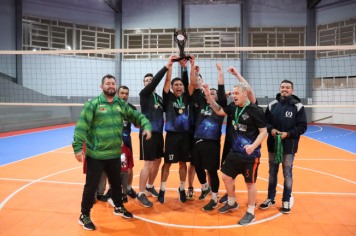 Foto - PREMIAÇÃO DO CAMPEONATO MUNICIPAL DE VÔLEI MASCULINO