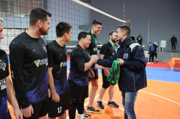 Foto - PREMIAÇÃO DO CAMPEONATO MUNICIPAL DE VÔLEI MASCULINO