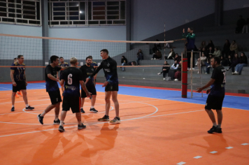 Foto - PREMIAÇÃO DO CAMPEONATO MUNICIPAL DE VÔLEI MASCULINO