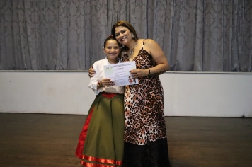 Foto - FORMAÇÃO DOS ALUNOS DE DANÇA GAÚCHA