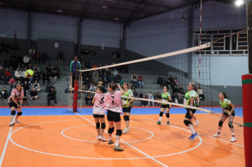 Foto - CAMPEONATO MUNICIPAL DE VÔLEI FEMININO 