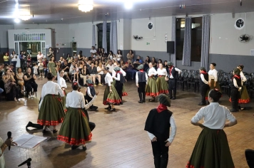 Foto - FORMAÇÃO DOS ALUNOS DE DANÇA GAÚCHA