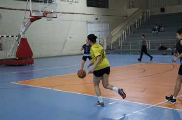 Foto - CAMPEONATO MUNICIPAL DE BASQUETE FEMININO