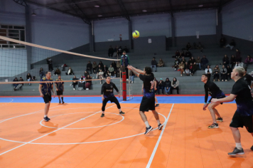 Foto - PREMIAÇÃO DO CAMPEONATO MUNICIPAL DE VÔLEI MASCULINO