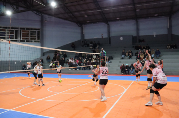 Foto - PREMIAÇÃO DO CAMPEONATO MUNICIPAL DE VÔLEI FEMININO