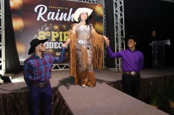 Foto - Concurso elege Rainha, 1ª e 2ª Princesas do II Piraí Rodeo Fest