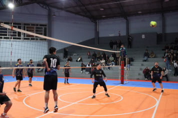 Foto - PREMIAÇÃO DO CAMPEONATO MUNICIPAL DE VÔLEI MASCULINO