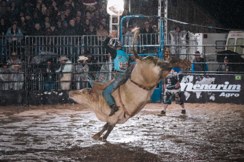 Foto - 4º PIRAÍ RODEO FEST - LEONARDO