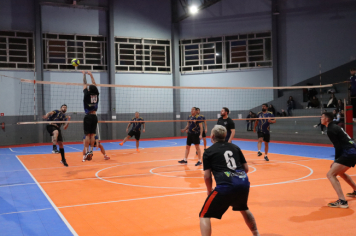 Foto - PREMIAÇÃO DO CAMPEONATO MUNICIPAL DE VÔLEI MASCULINO