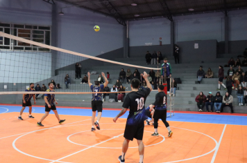 Foto - PREMIAÇÃO DO CAMPEONATO MUNICIPAL DE VÔLEI MASCULINO
