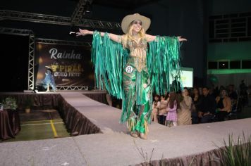 Foto - Concurso elege Rainha, 1ª e 2ª Princesas do II Piraí Rodeo Fest