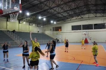 Foto - CAMPEONATO MUNICIPAL DE BASQUETE FEMININO