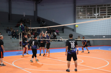 Foto - PREMIAÇÃO DO CAMPEONATO MUNICIPAL DE VÔLEI MASCULINO