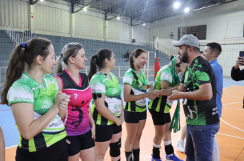 Foto - FINAL DO CAMPEONATO MUNICIPAL DE VÔLEI FEMININO