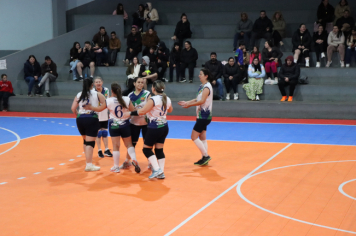 Foto - PREMIAÇÃO DO CAMPEONATO MUNICIPAL DE VÔLEI FEMININO
