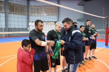 Foto - PREMIAÇÃO DO CAMPEONATO MUNICIPAL DE VÔLEI MASCULINO