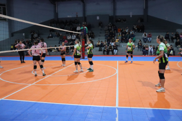 Foto - CAMPEONATO MUNICIPAL DE VÔLEI FEMININO 