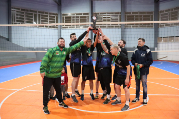 Foto - PREMIAÇÃO DO CAMPEONATO MUNICIPAL DE VÔLEI MASCULINO