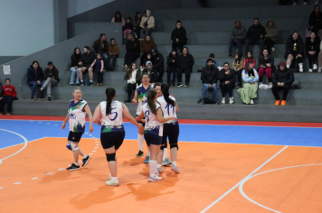Foto - PREMIAÇÃO DO CAMPEONATO MUNICIPAL DE VÔLEI FEMININO