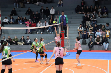 Foto - CAMPEONATO MUNICIPAL DE VÔLEI FEMININO 