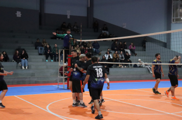Foto - PREMIAÇÃO DO CAMPEONATO MUNICIPAL DE VÔLEI MASCULINO