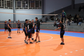 Foto - PREMIAÇÃO DO CAMPEONATO MUNICIPAL DE VÔLEI MASCULINO